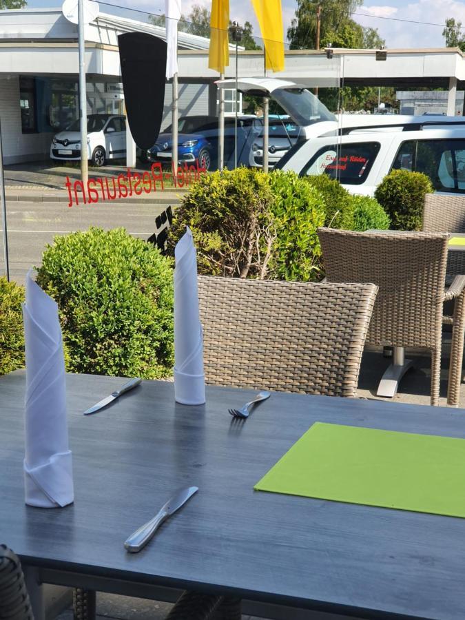 Hotel-Restaurant Und Gaestehaus Loewen Süßen エクステリア 写真