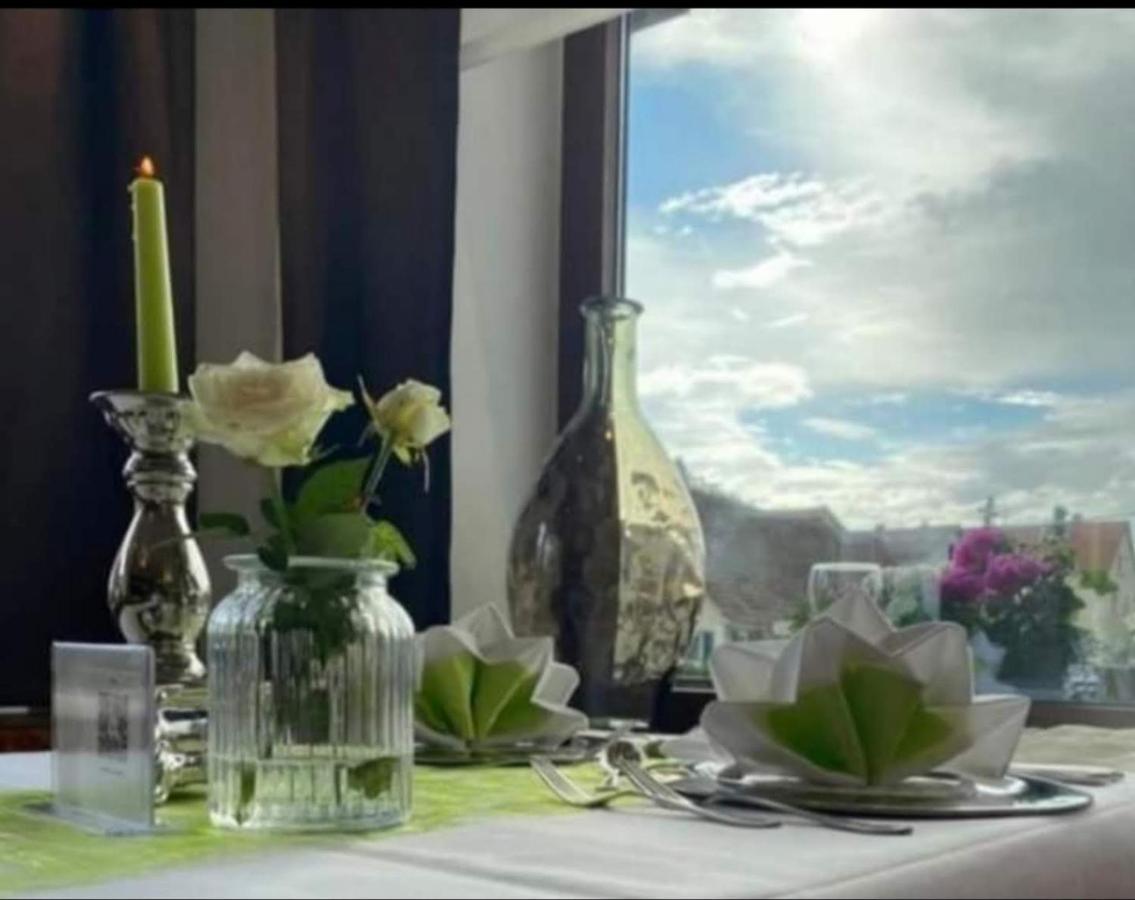 Hotel-Restaurant Und Gaestehaus Loewen Süßen エクステリア 写真