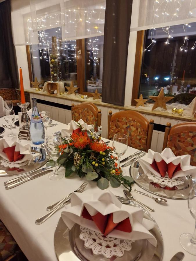 Hotel-Restaurant Und Gaestehaus Loewen Süßen エクステリア 写真