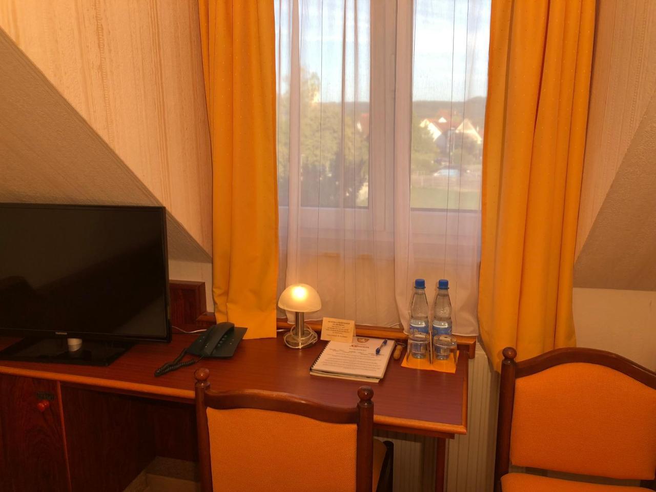 Hotel-Restaurant Und Gaestehaus Loewen Süßen エクステリア 写真