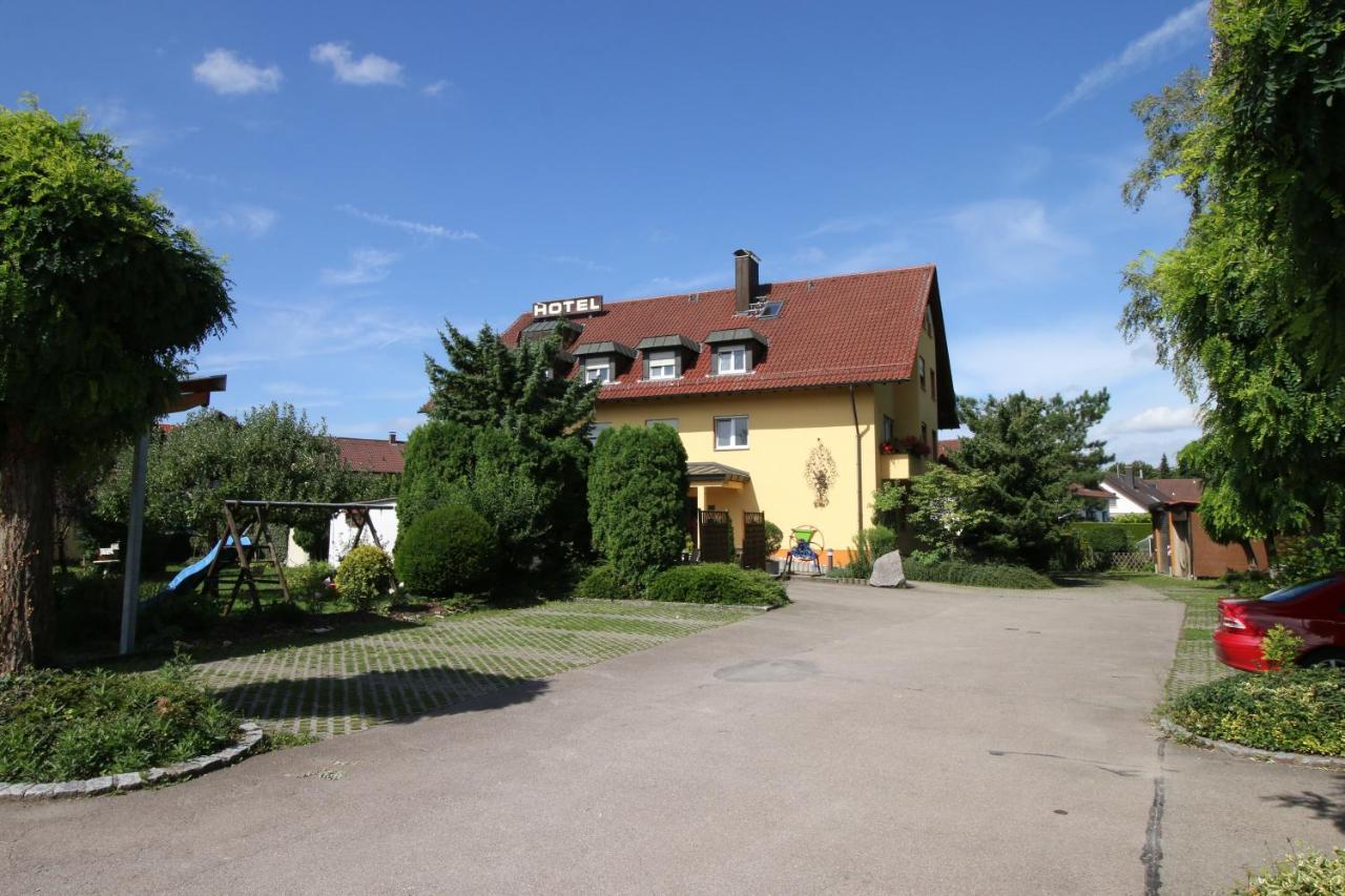Hotel-Restaurant Und Gaestehaus Loewen Süßen エクステリア 写真